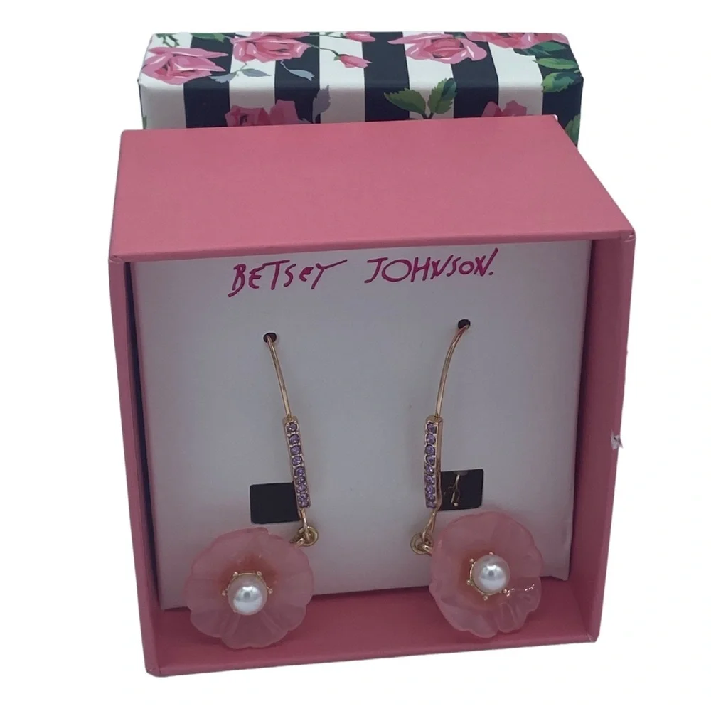 NIB Betsey Johnson enchanted Spring Pink Resin Enchanted Flower Drop Earrings